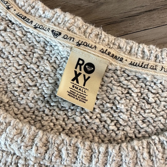 Roxy Sweater Size S - Picture 2 of 10